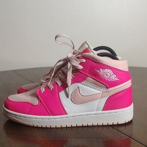 Nike Air Jordans Fierce Pink Women's Size 7 Mid Top Athletic Shoes Sneakers EUC